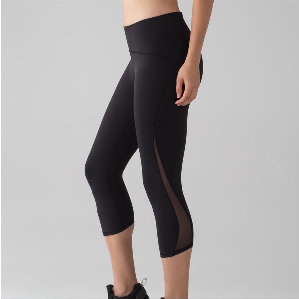 Lululemon Fast and Free 19” Black Mesh Side Size 2